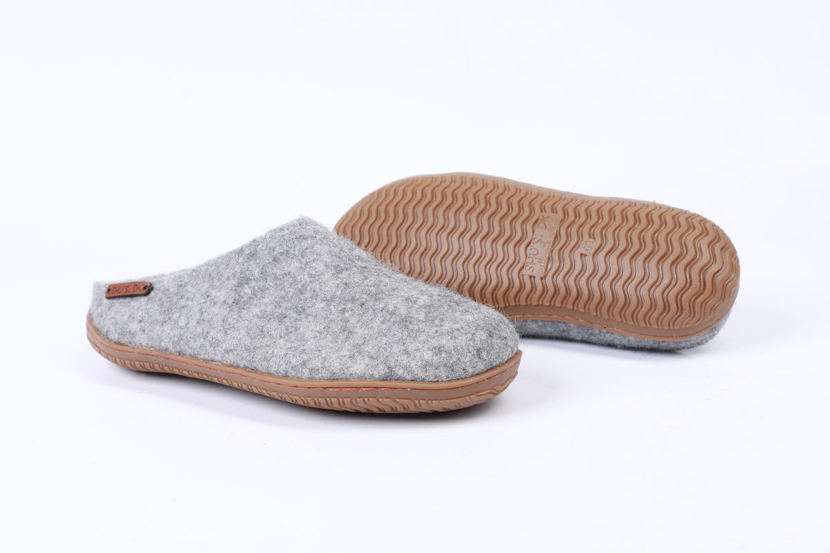 Wollpantoffel (100 % reine Wolle) – Modell Grau mit Gummisohle – Dänisches Design von SHUS