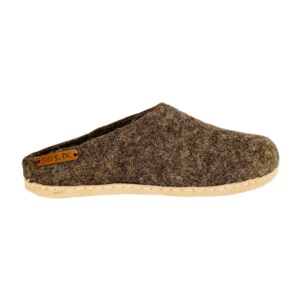 Wollpantoffel(100 % reine Wolle) – Modell Braun mit Ledersohle – Dänisches Design von SHUS