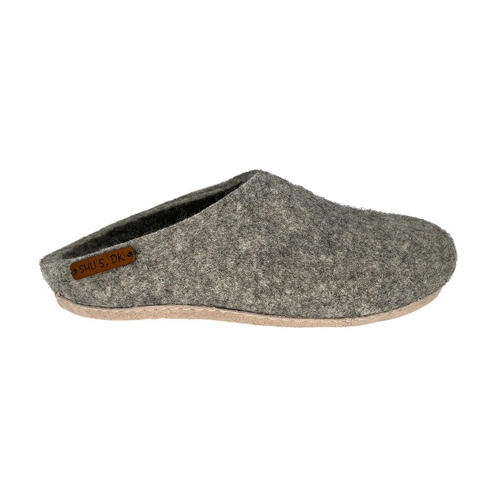 Wollpantoffel (100 % reine Wolle) – Modell Grau mit Ledersohle – Dänisches Design von SHUS