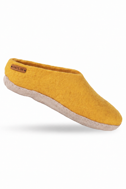 Wollpantoffel (100 % reine Wolle) – Modell Currygelb mit Ledersohle – Dänisches Design von SHUS