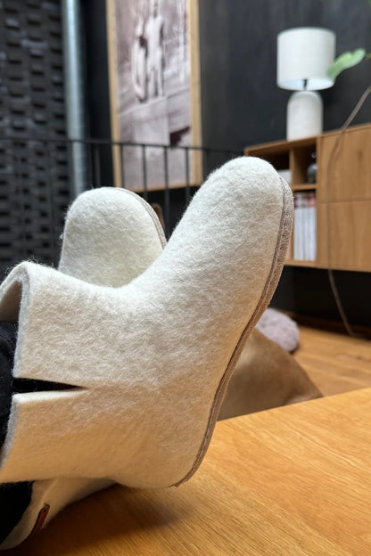 Wollstiefel (100 % reine Wolle) – Modell Beige mit Ledersohle