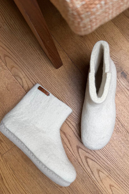 Wollstiefel (100 % reine Wolle) – Modell Beige mit Ledersohle