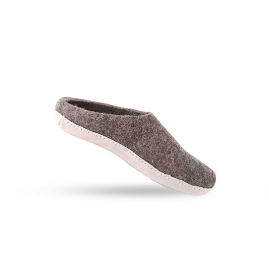 Wollpantoffel(100 % reine Wolle) – Modell Braun mit Ledersohle – Dänisches Design von SHUS