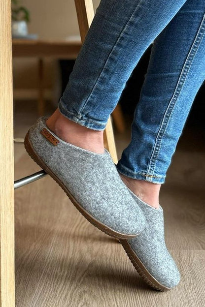 Wollpantoffel (100 % reine Wolle) – Modell Grau mit Gummisohle – Dänisches Design von SHUS
